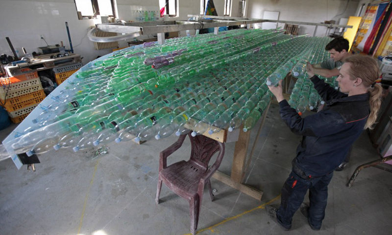 用塑料瓶DIY一艘船，并航行500英里(图4)